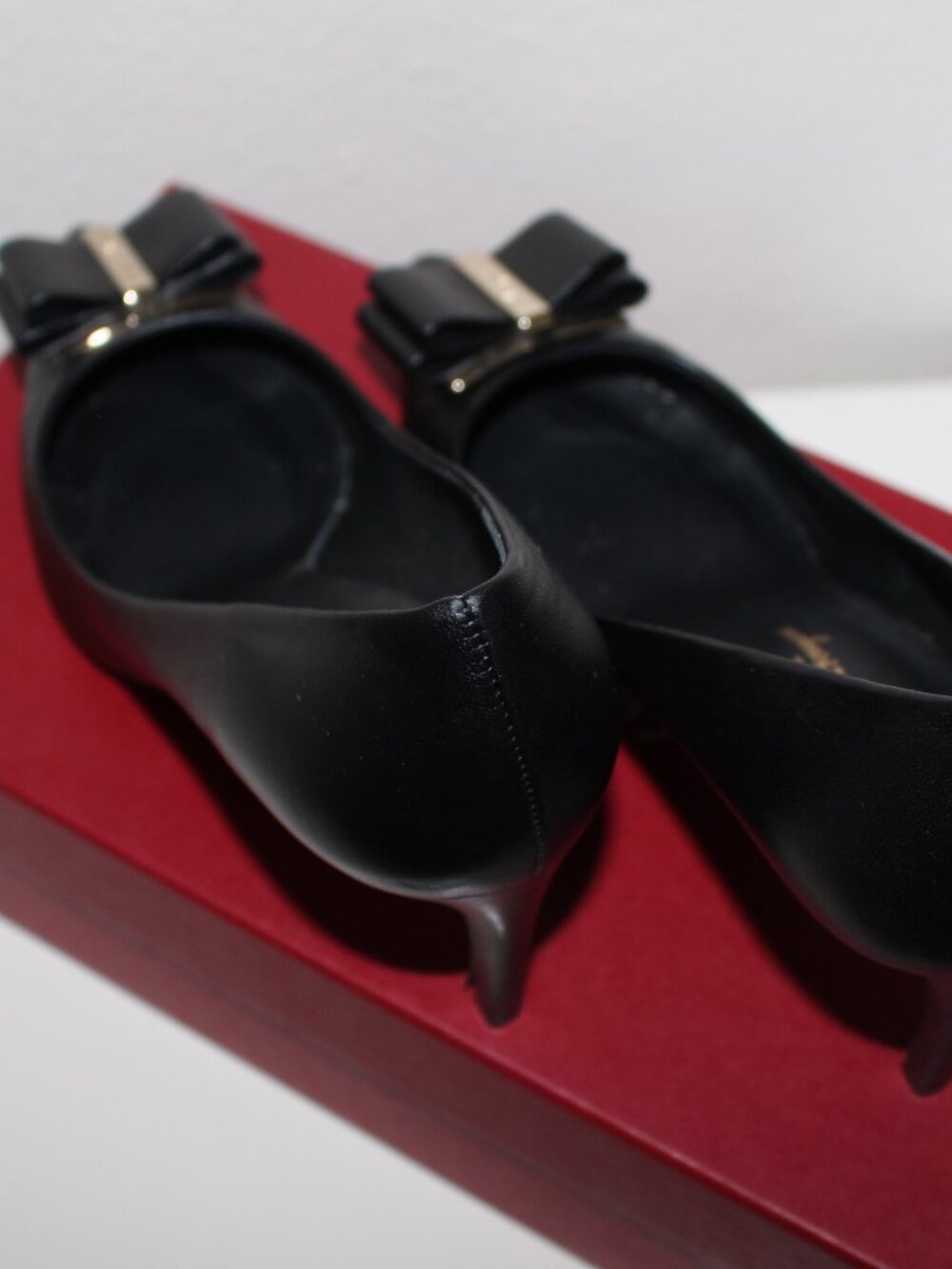 Salvatore Ferragamo  85mm Vara Bow pumps - Picture 14 of 16